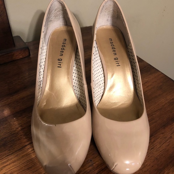 Madden Girl Shoes - Nude Getta Madden Girl pumps